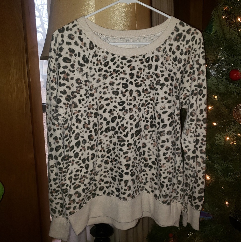 Leopard print sweatshirt